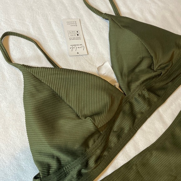 CUPSHE Two Piece Bikini Triangle Textured Set - Picture 9 of 16